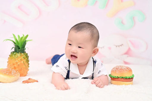 广安宝宝在妈妈肚子里